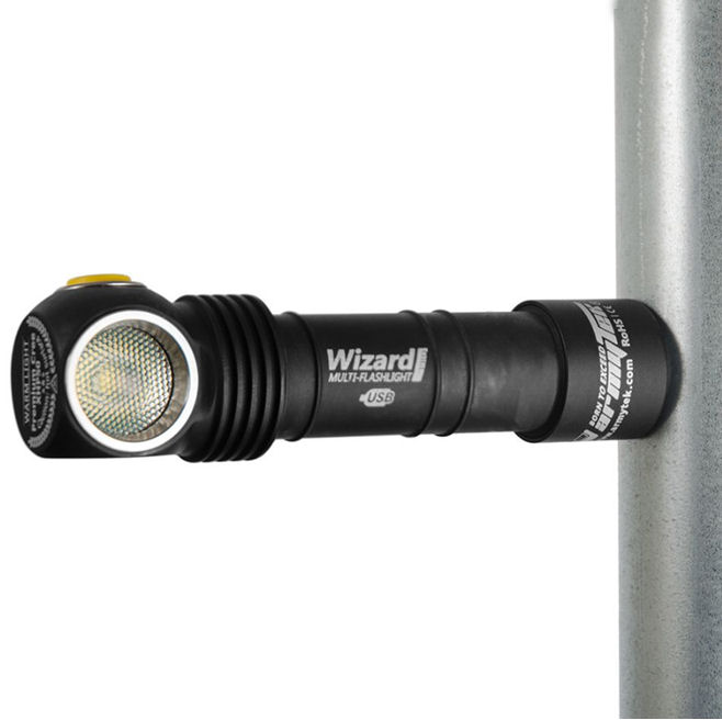 Lampe torche rechargeable USB multifonction WIZARD C2 PRO ARMYTEK